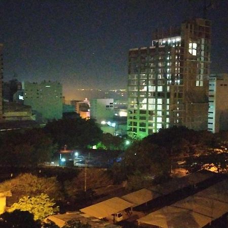 Moderno Y Amplio Apartamento Con Vista Fantastica En Pleno Centro シウダー・デル・エステ エクステリア 写真