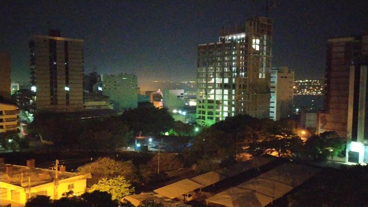 Moderno Y Amplio Apartamento Con Vista Fantastica En Pleno Centro シウダー・デル・エステ エクステリア 写真